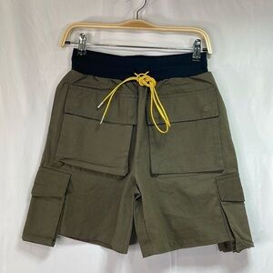 🔬 MNMl olive green cargo shorts with black knit waistband and bright yellow tie